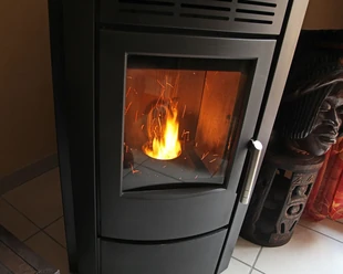 Dépannage rapide d’un poêle ou d’une cheminée pour retrouver la chaleur